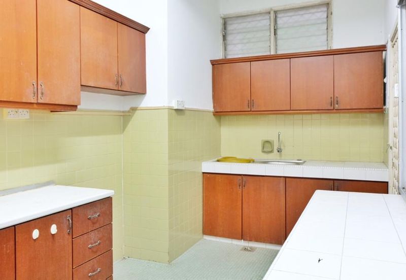 Freehold. Not facing other house. Taman Melawati. 