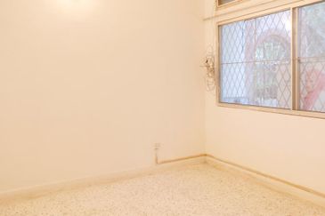 Freehold. Not facing other house. Taman Melawati. 