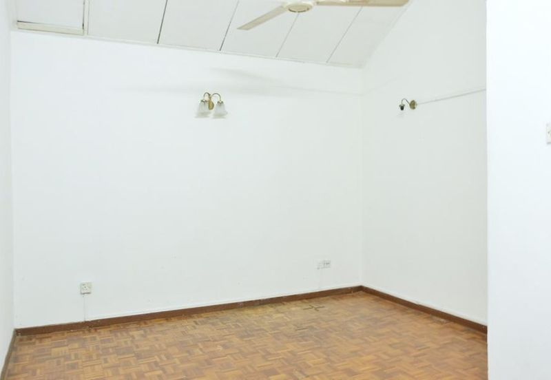 Freehold. Not facing other house. Taman Melawati. 