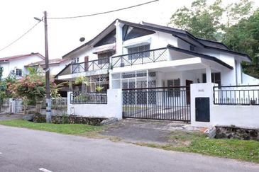 Freehold. Not facing other house. Taman Melawati. 