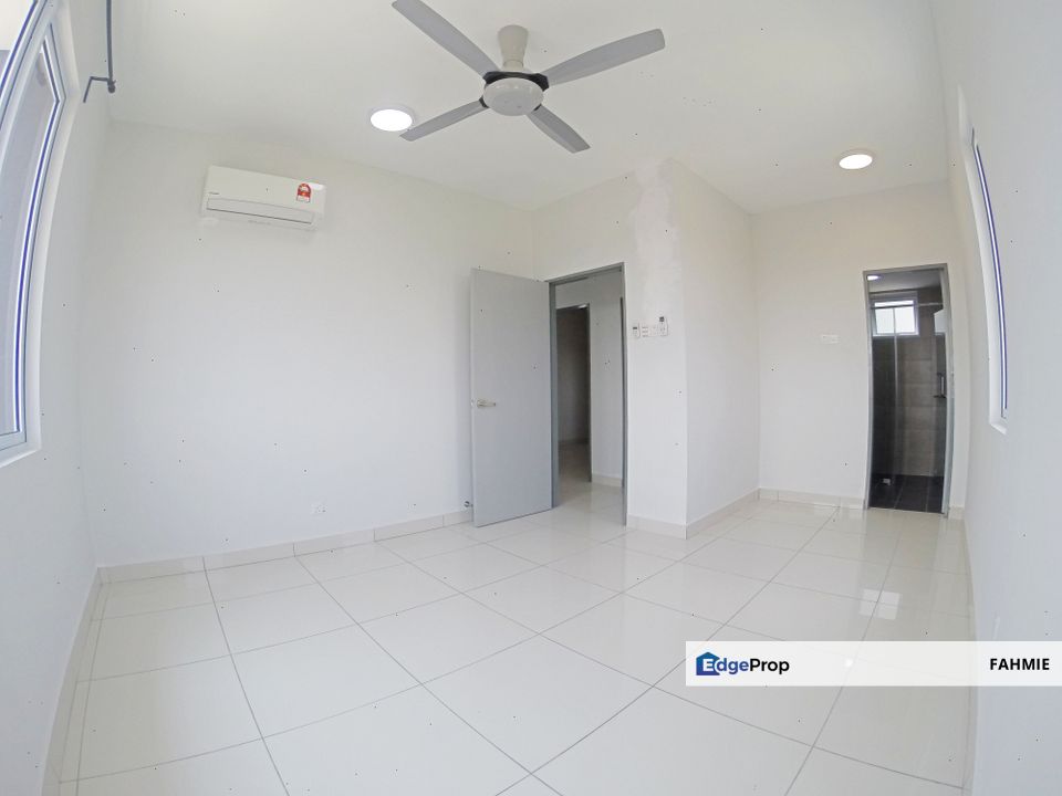 Corner unit. Aurora Residence. Puchong. , Selangor, Puchong