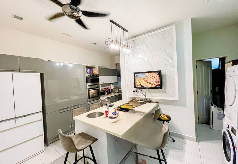 Fully renovated. Freehold. Tropika 2. Bukit Jelutong.