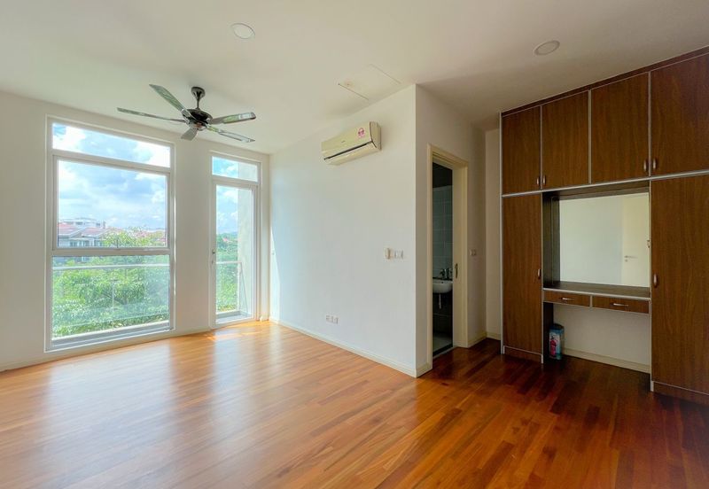 Rafflesia @ The Hill