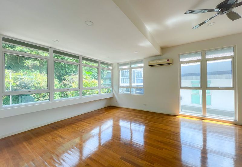 Rafflesia @ The Hill