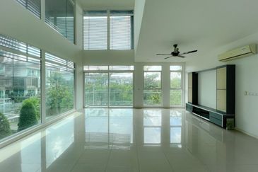 Rafflesia @ The Hill