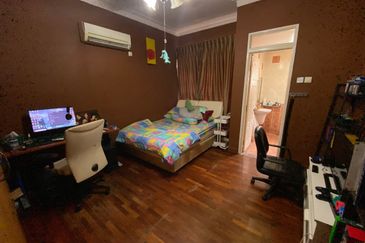 Corner lot. Jalan Birai. Bukit Jelutong. 