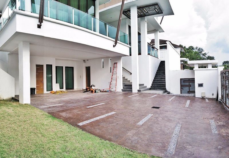 Freehold. Huge land. Swimming pool. Rimba Kemensah. Taman Melawati. 