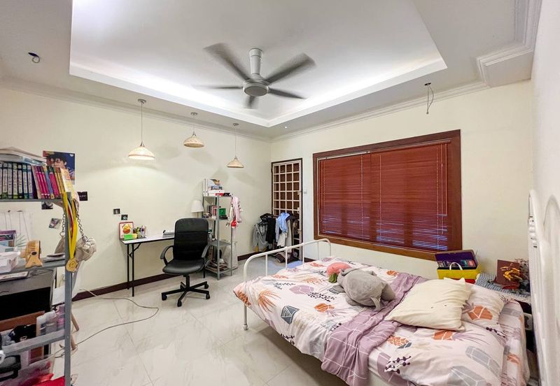 Freehold. Taman Melawati. 