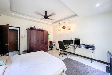 Freehold. Taman Melawati. 