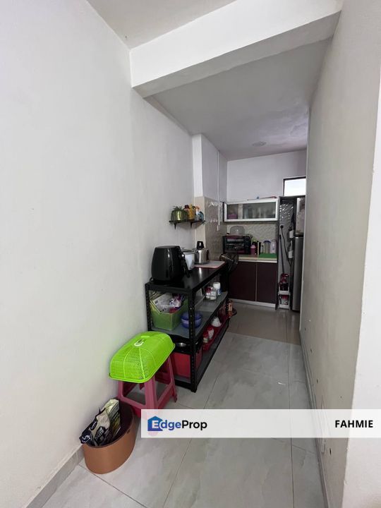 Corner lot. Tak mengadap rumah lain. Subang Bestari. , Selangor, Subang Bestari