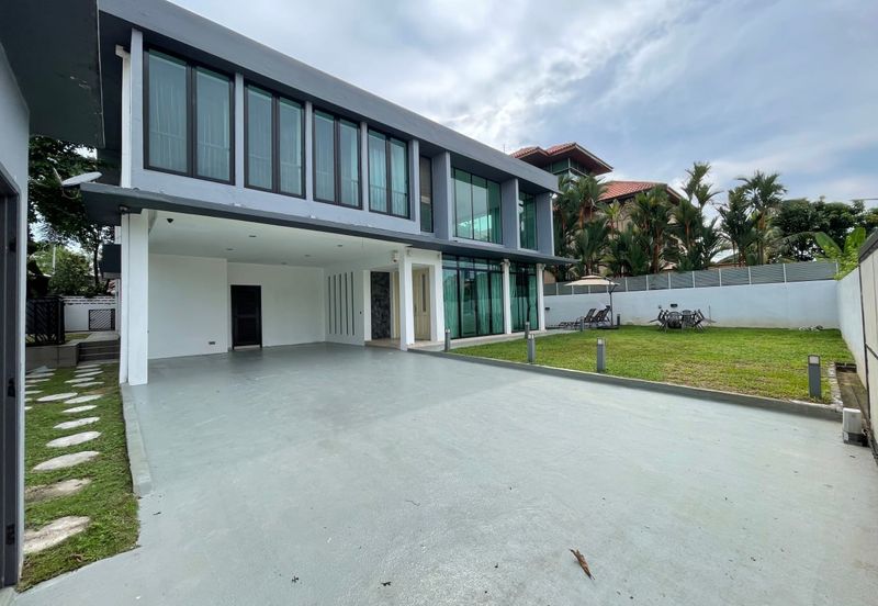 Modern design bungalow with pool. Non bumi lot. Titiwangsa. 