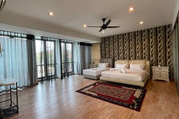 Modern design bungalow with pool. Non bumi lot. Titiwangsa. 