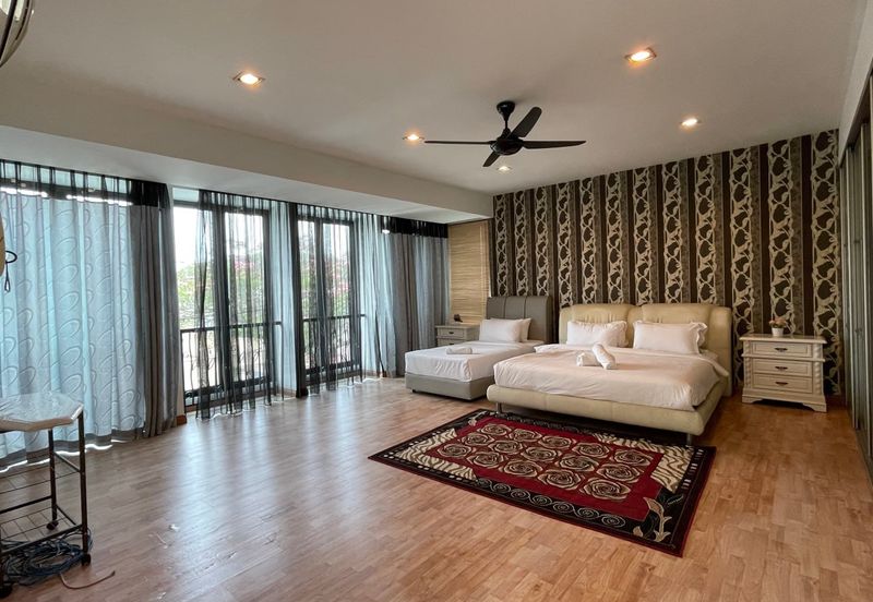 Modern design bungalow with pool. Non bumi lot. Titiwangsa. 