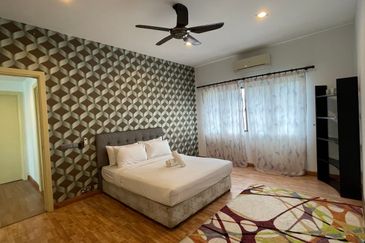 Modern design bungalow with pool. Non bumi lot. Titiwangsa. 