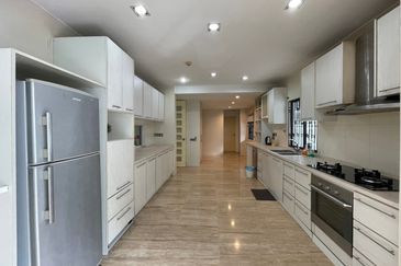 Modern design bungalow with pool. Non bumi lot. Titiwangsa. 