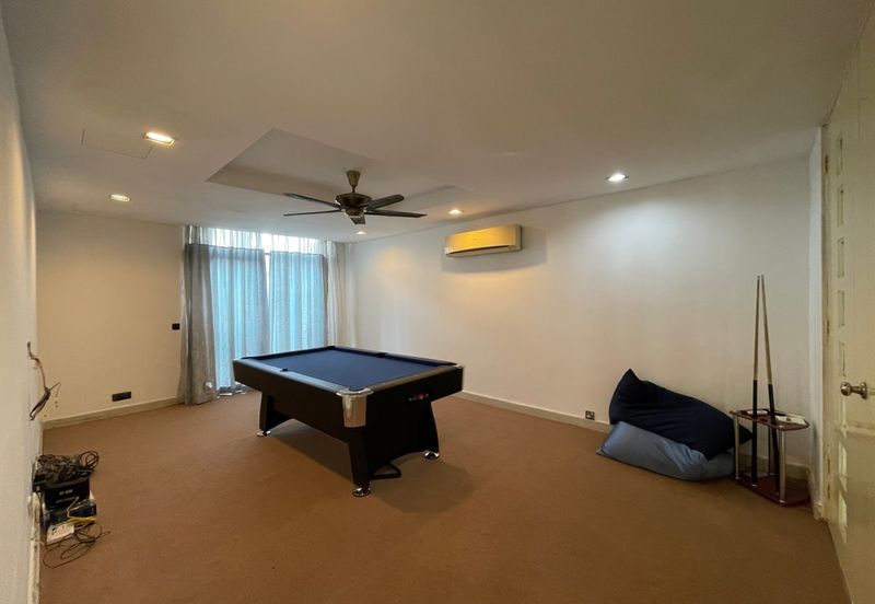 Modern design bungalow with pool. Non bumi lot. Titiwangsa. 