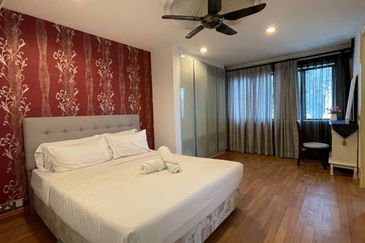 Modern design bungalow with pool. Non bumi lot. Titiwangsa. 