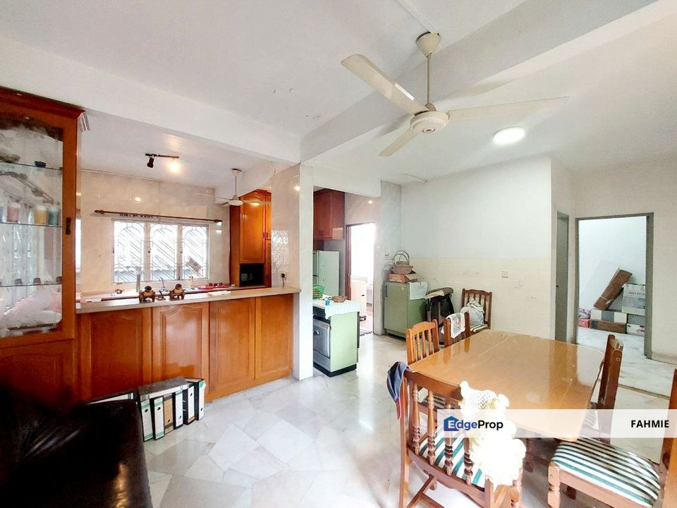 End lot. Non bumi lot. Seksyen 8. Shah Alam., Selangor, Shah Alam