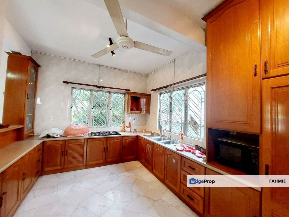 End lot. Non bumi lot. Seksyen 8. Shah Alam., Selangor, Shah Alam