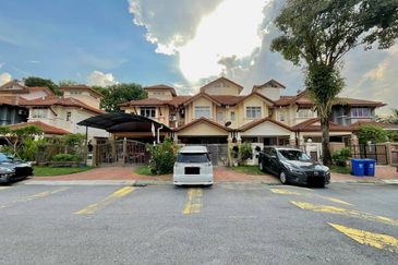 Freehold. Bukit Subang. Shah Alam. 