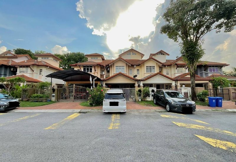 Freehold. Bukit Subang. Shah Alam. 