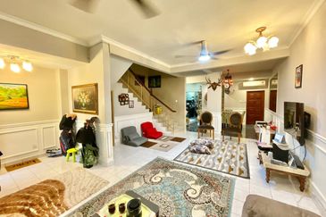 Freehold. Bukit Subang. Shah Alam. 