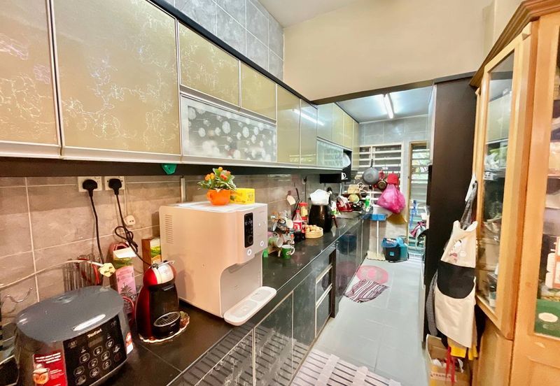 Freehold. Bukit Subang. Shah Alam. 