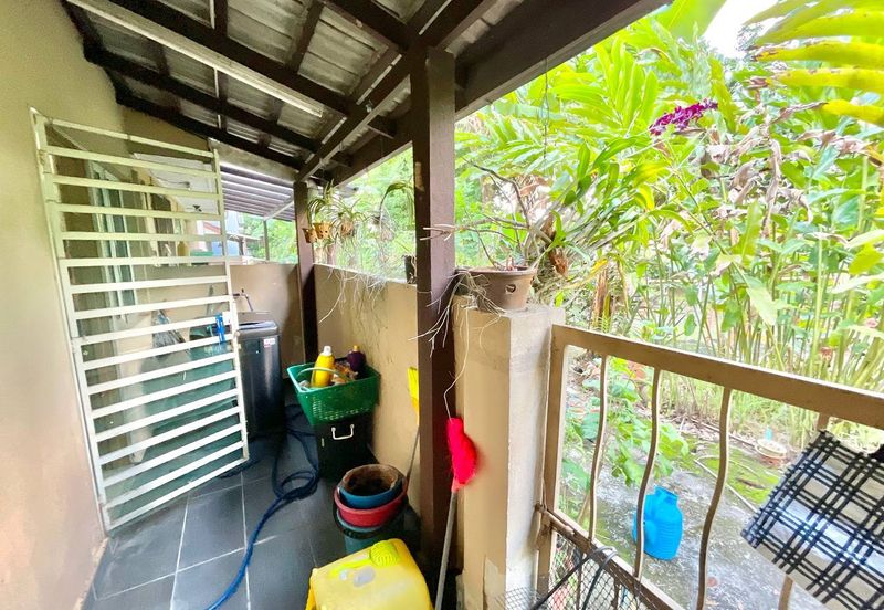 Freehold. Bukit Subang. Shah Alam. 