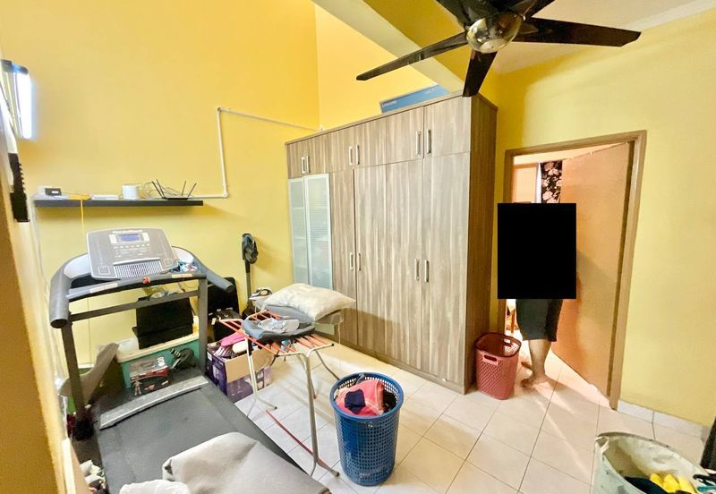 Freehold. Bukit Subang. Shah Alam. 