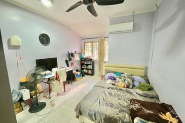 Freehold. Bukit Subang. Shah Alam. 