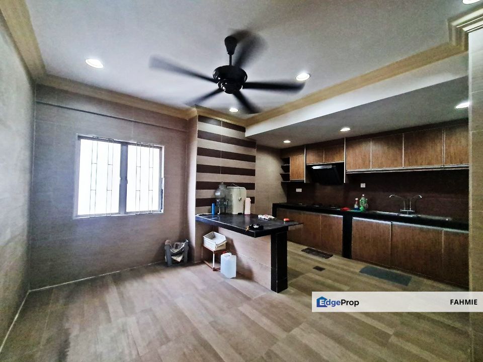 Duplex penthouse. Villa Lagenda. Taman Desa Bakti. Selayang. , Selangor, Batu Caves 