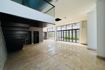 The Maisons, Perdana Lakeview East