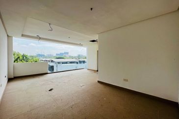 The Maisons, Perdana Lakeview East