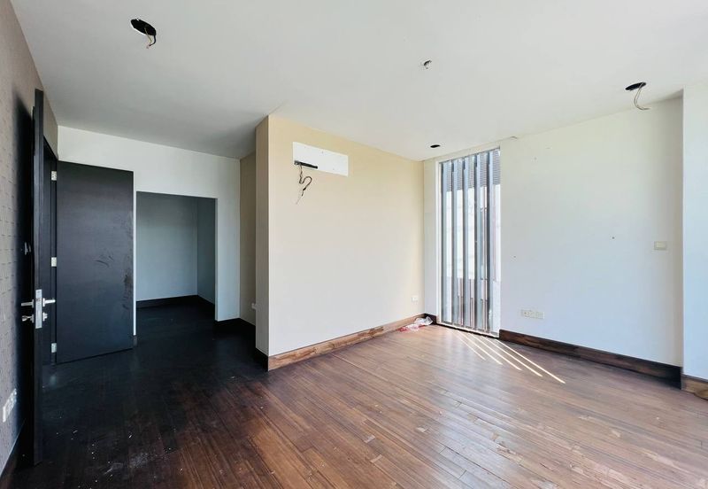 The Maisons, Perdana Lakeview East