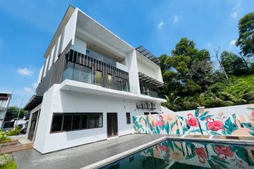 The Maisons, Perdana Lakeview East