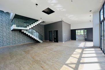 The Maisons, Perdana Lakeview East