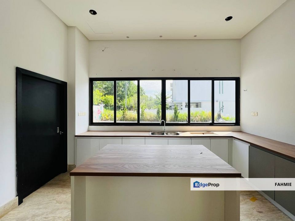 Freehold. With pool. The Maisons. Perdana Lakeview East. Cyberjaya. , Selangor, Cyberjaya