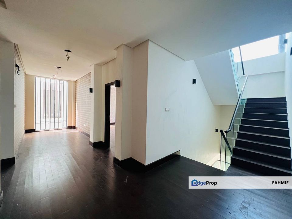 Freehold. With pool. The Maisons. Perdana Lakeview East. Cyberjaya. , Selangor, Cyberjaya