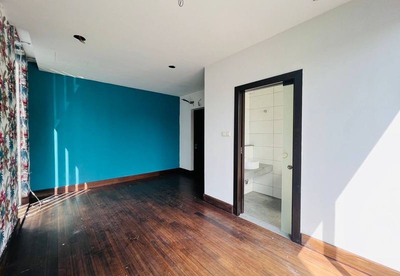 The Maisons, Perdana Lakeview East