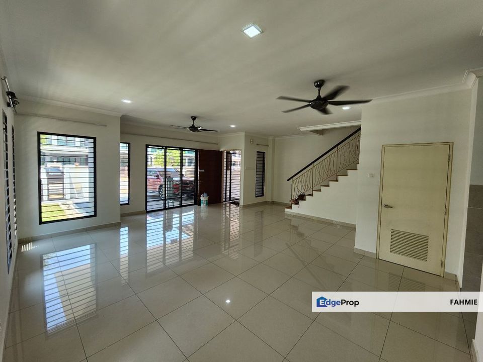 End lot. Freehold. Iltizam. Alam Sari. Bangi. , Selangor, Bangi