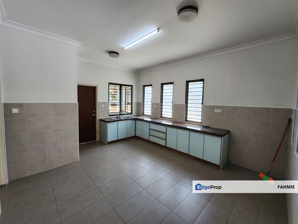 End lot. Freehold. Iltizam. Alam Sari. Bangi. , Selangor, Bangi