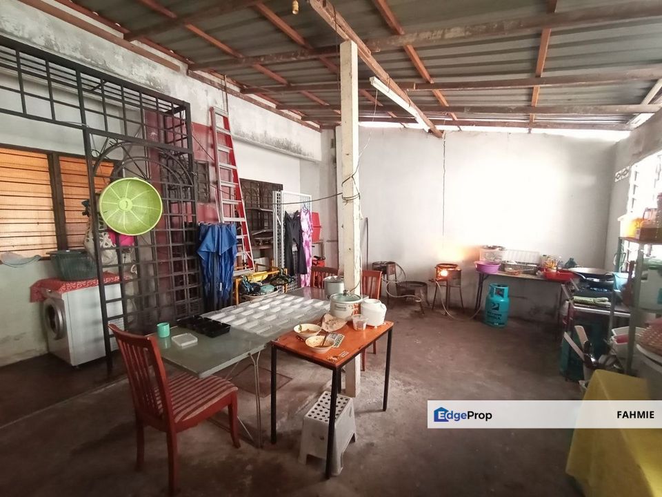 Facing playground. Non bumi lot. Taman Ampang Indah. Ampang. , Selangor, Ampang