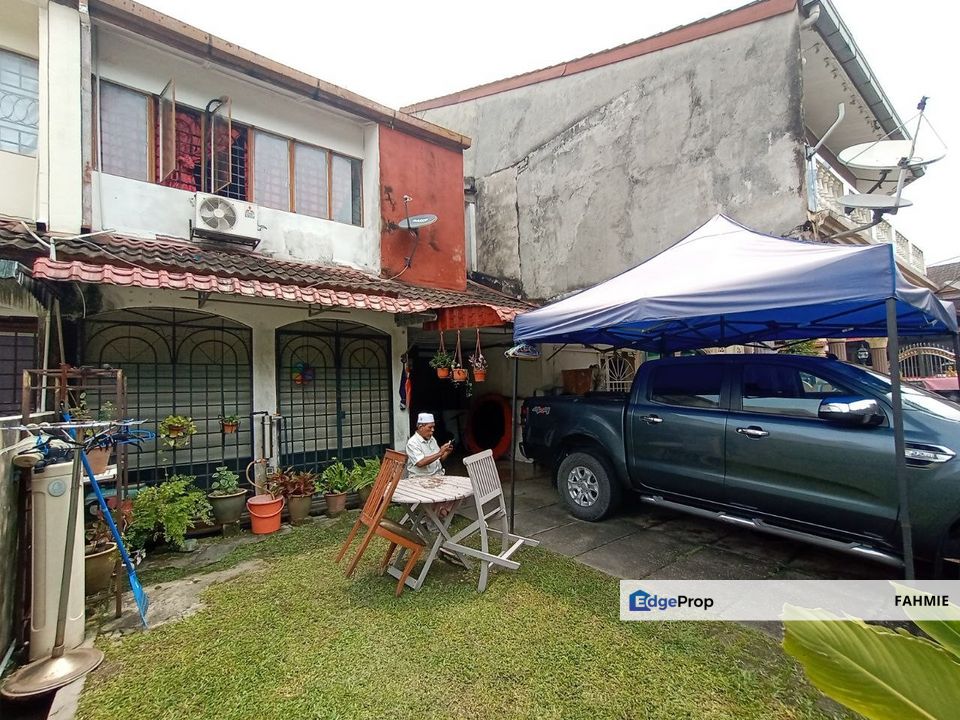 Facing playground. Non bumi lot. Taman Ampang Indah. Ampang. , Selangor, Ampang