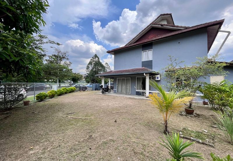 Corner lot. Not facing other house. Subang Bestari. Shah Alam. 