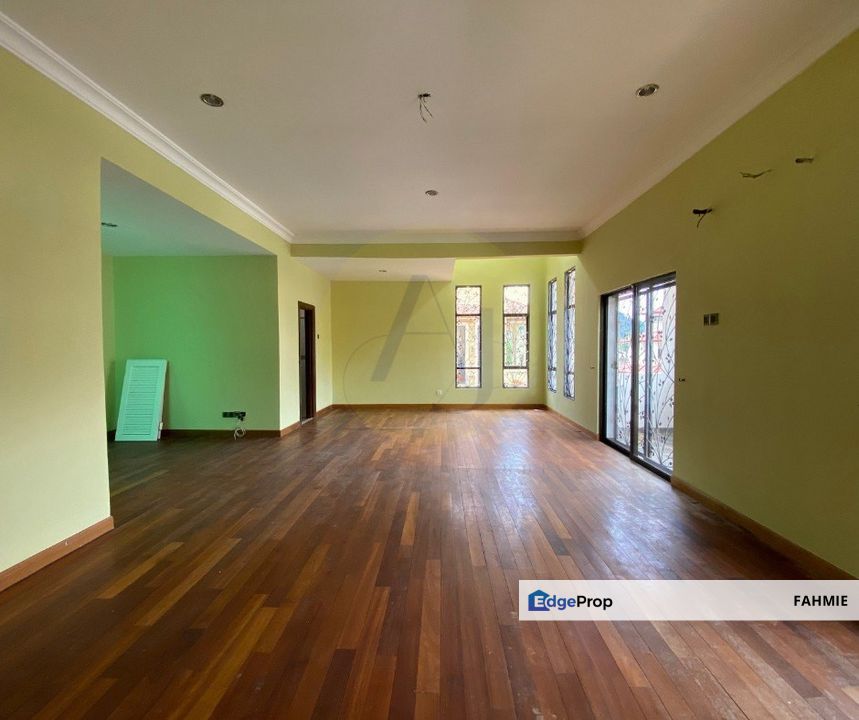 Freehold. Bare unit. Tropika Kemensah. Taman Melawati. , Selangor, Taman Melawati