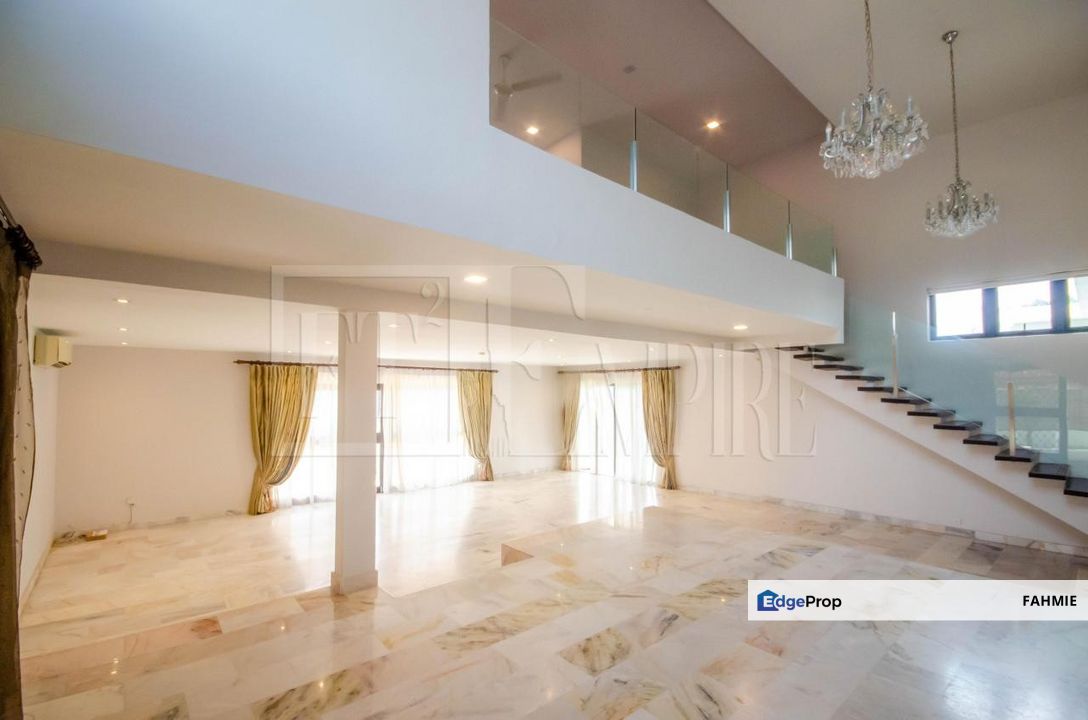 Private pool. Huge land area. Freehold. Taman Hillview. Ampang. , Selangor, Ulu Kelang