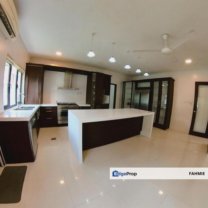 Private pool. Huge land area. Freehold. Taman Hillview. Ampang. , Selangor, Ulu Kelang