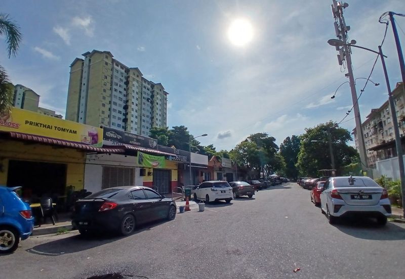 Jalan Pekaka Seksyen 8