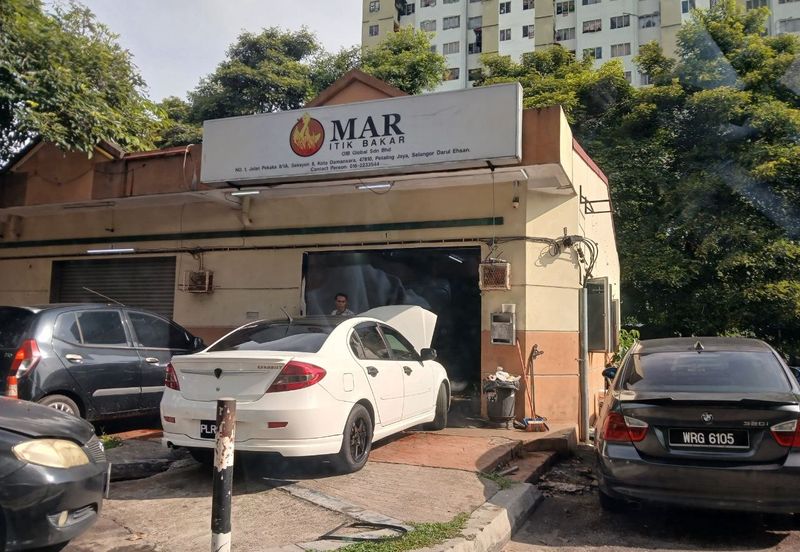 Jalan Pekaka Seksyen 8