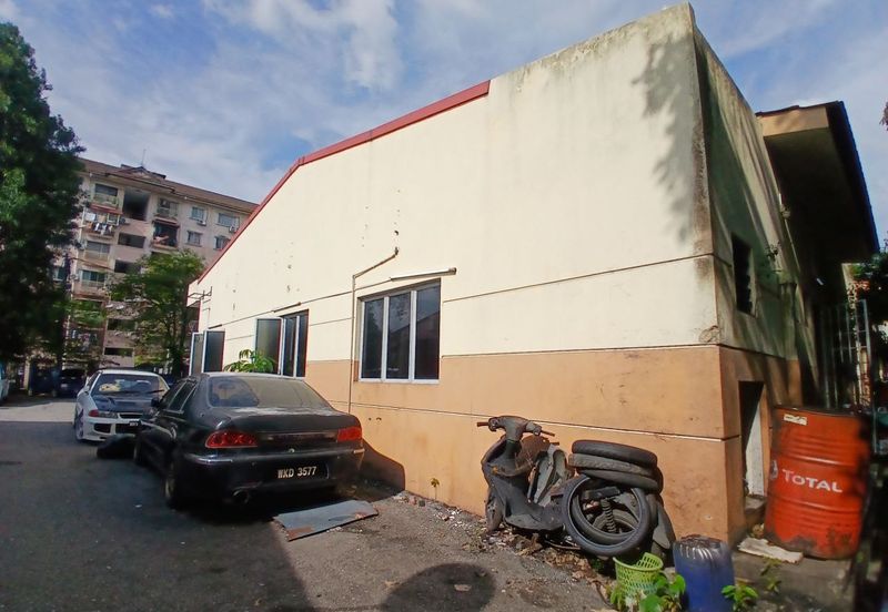 Jalan Pekaka Seksyen 8